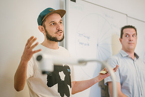 Student hält einen Vortrag